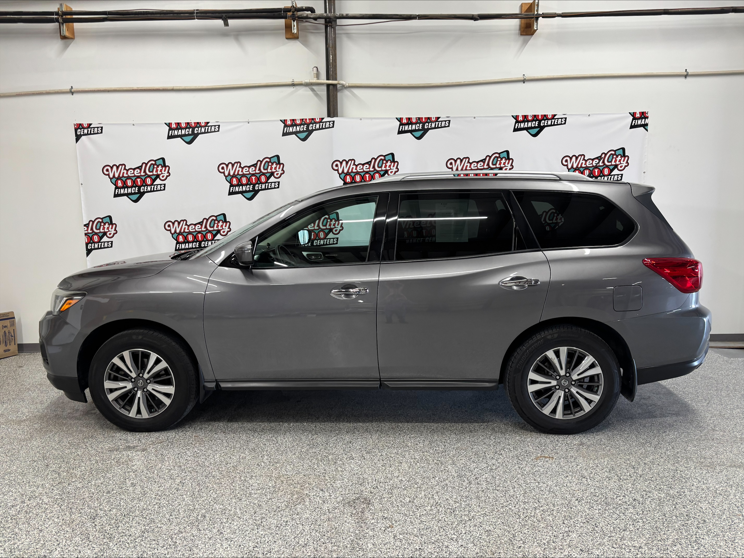 2017 Nissan Pathfinder S 4WD's photo