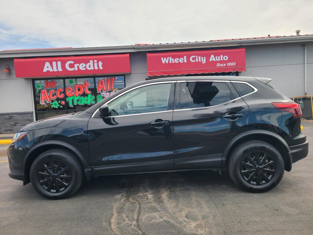 2018 Nissan ROGUE SPORT S; SL