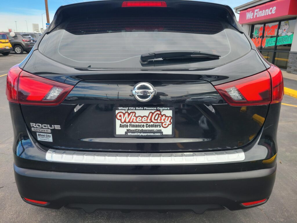 2018 Nissan ROGUE SPORT S; SL