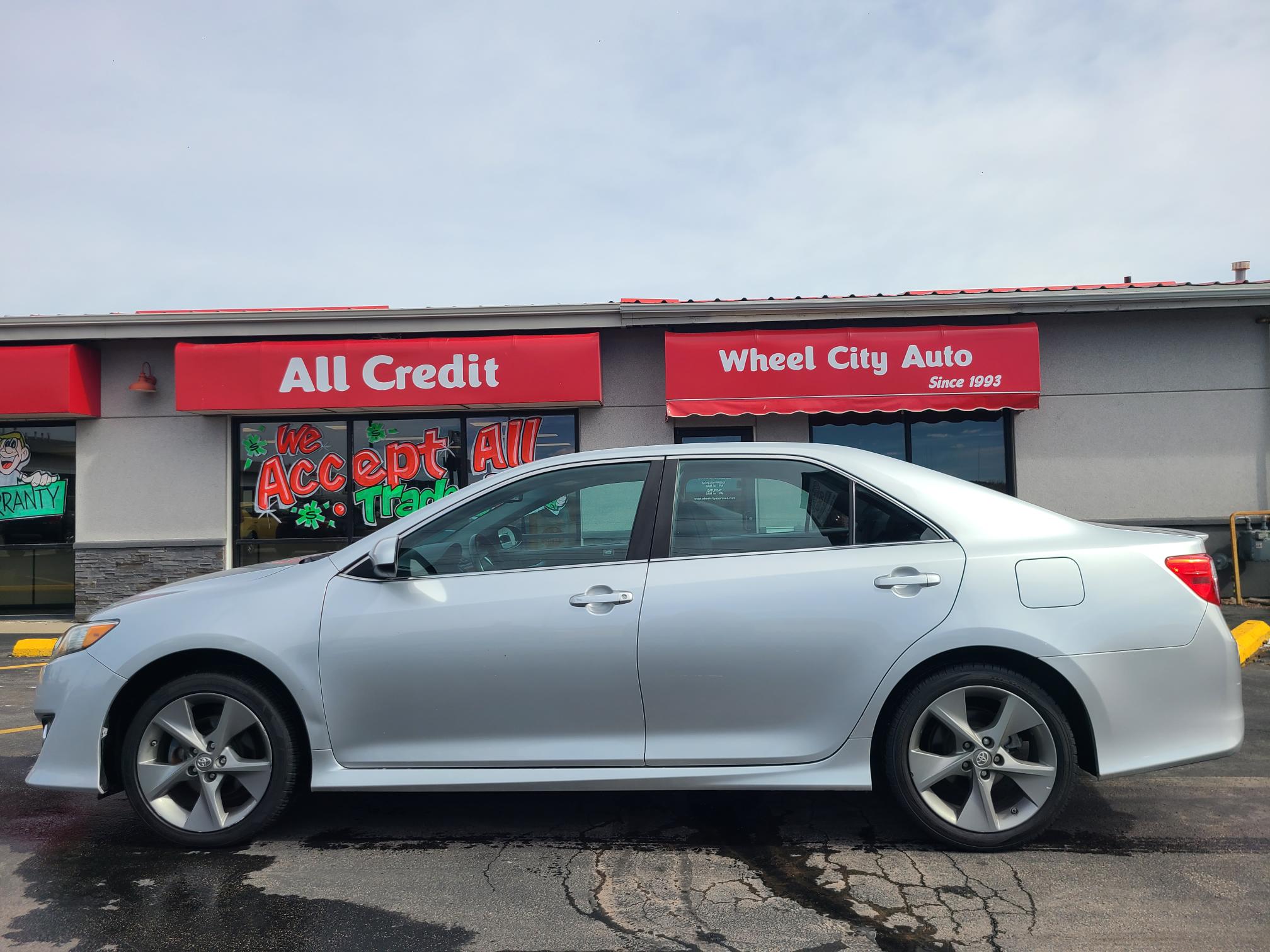 2012 Toyota Camry 3.5 Auto V6 XLE's photo