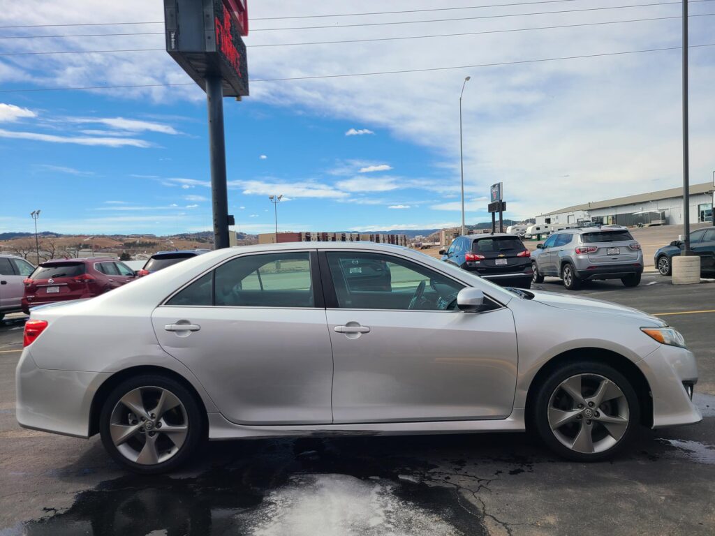 2012 Toyota CAMRY SE; LE; XLE