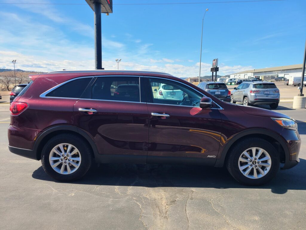 2019 KIA SORENTO LX; L