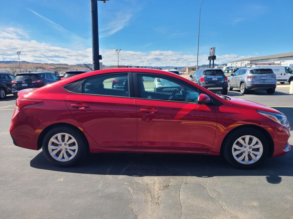 2021 Hyundai ACCENT SE; SEL