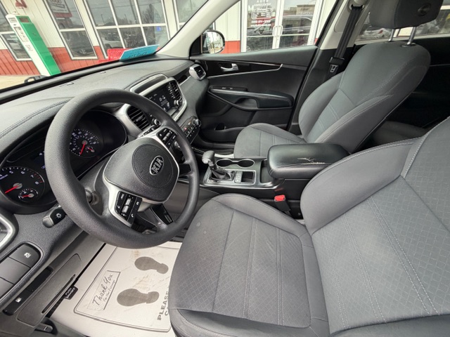 2020 KIA SORENTO LX; L