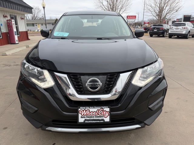 2017 Nissan ROGUE S; SL; SV