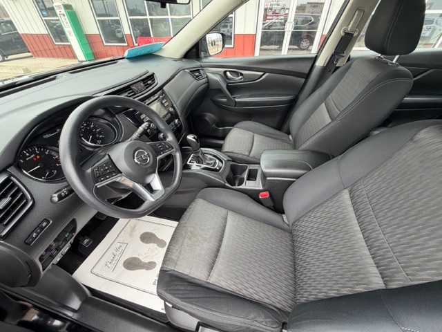 2017 Nissan ROGUE S; SL; SV