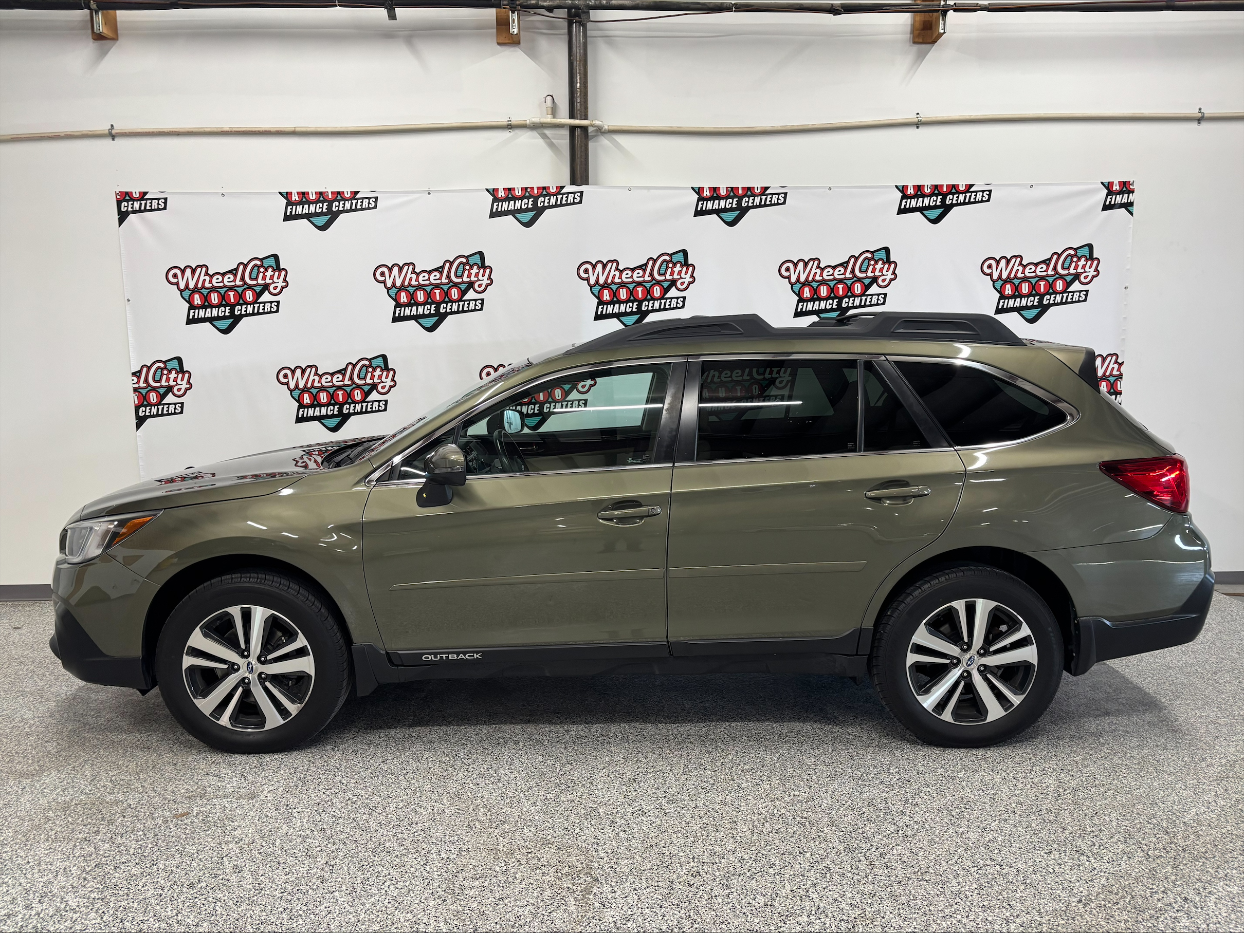 2018 Subaru Outback 2.5i Limited's photo