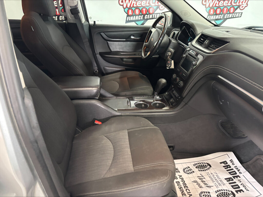 2017 Chevrolet TRAVERSE 1LT