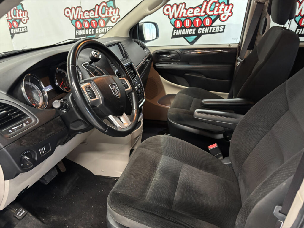 2017 Dodge GRAND CARAVAN SE