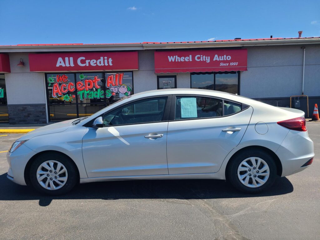 2019 Hyundai ELANTRA LIMITED; SE