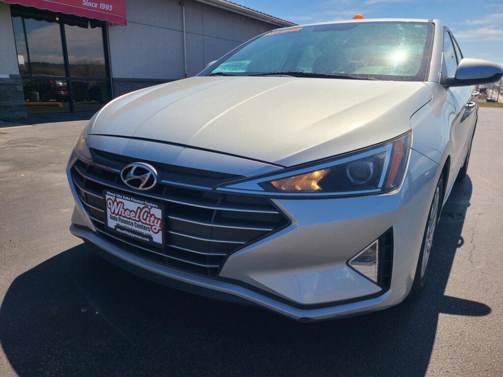 2019 Hyundai ELANTRA LIMITED; SE