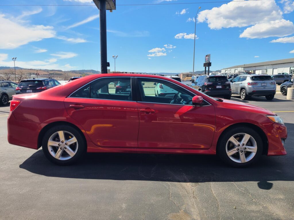 2013 Toyota CAMRY SE; LE; XLE