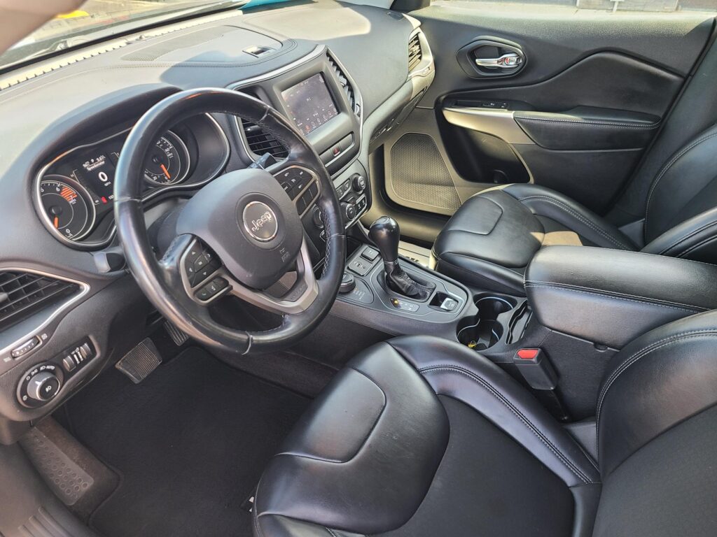 2019 Jeep CHEROKEE LATITUDE PL