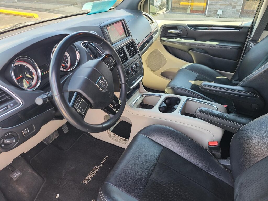 2017 Dodge GRAND CARAVAN SXT