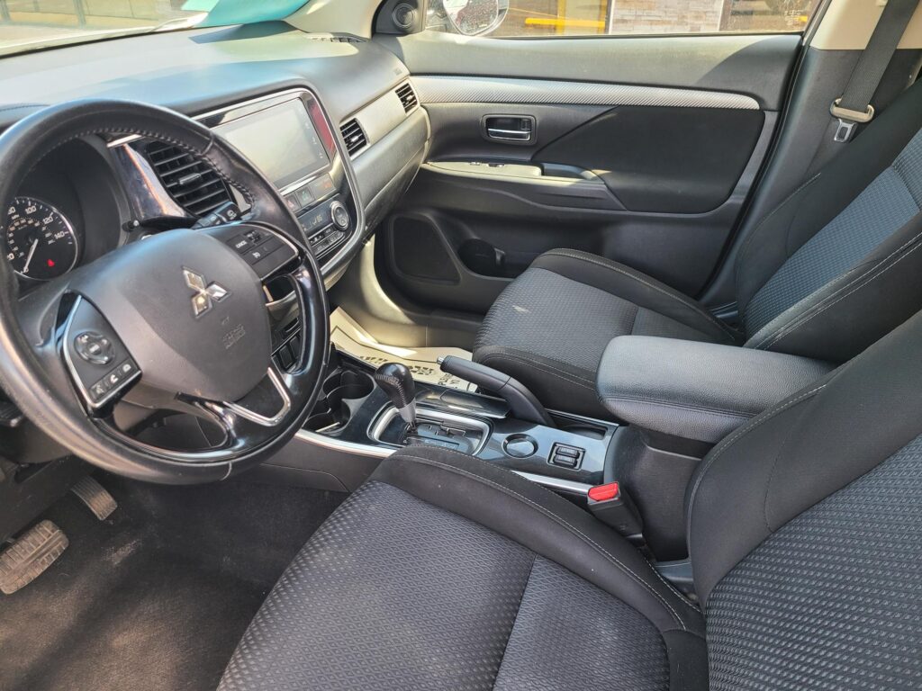 2018 MITSUBISHI OUTLANDER SE