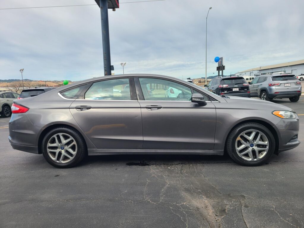 2013 Ford FUSION SE
