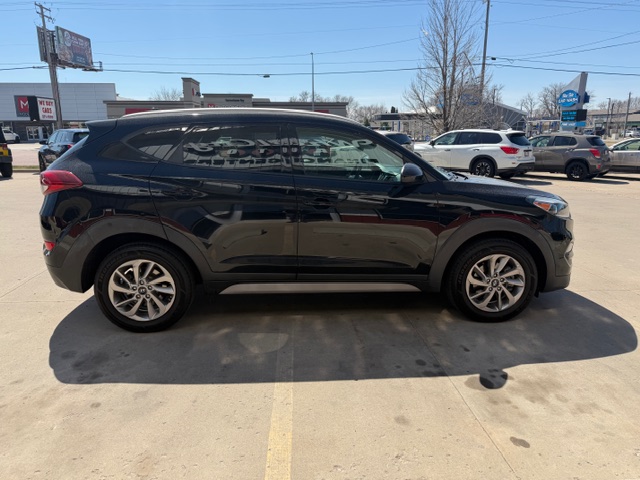 2018 Hyundai TUCSON BASE; SPORT;