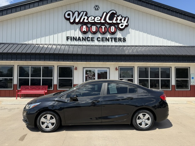 2017 Chevrolet Cruze LS Auto's photo