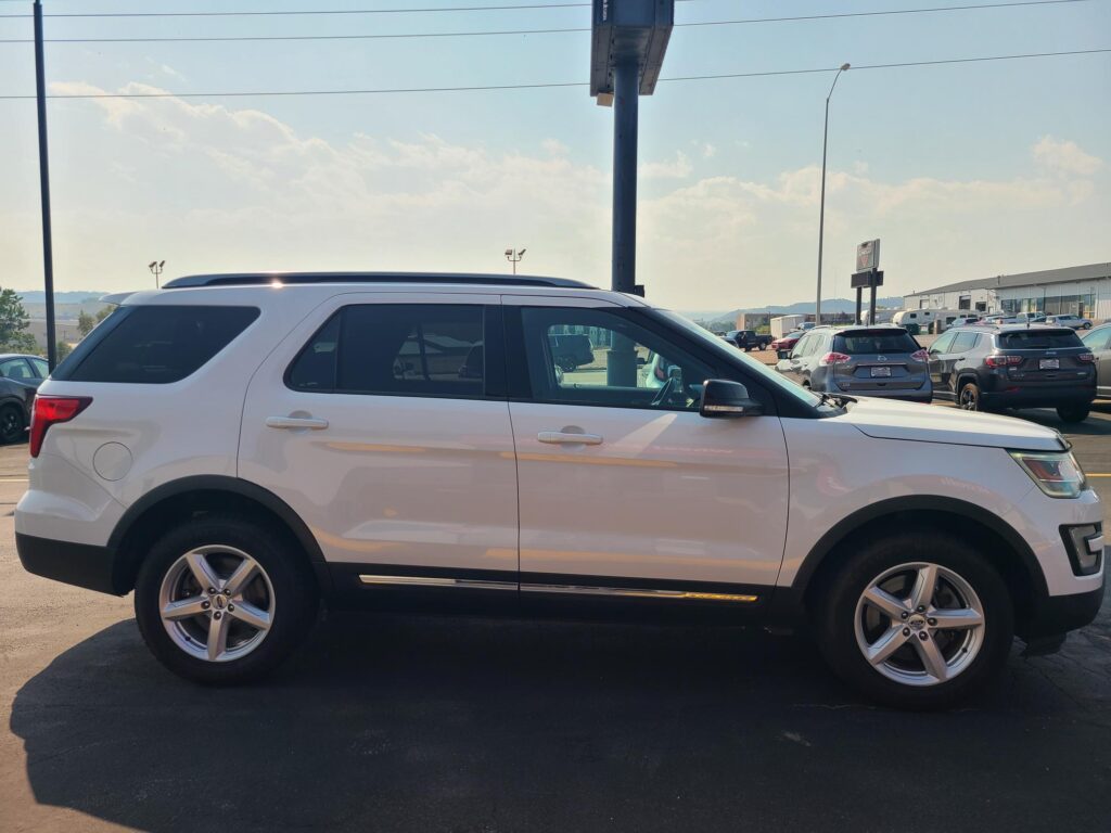 2016 Ford EXPLORER XLT