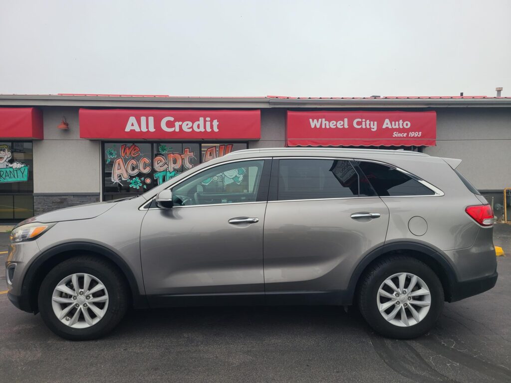 2018 KIA SORENTO LX; L