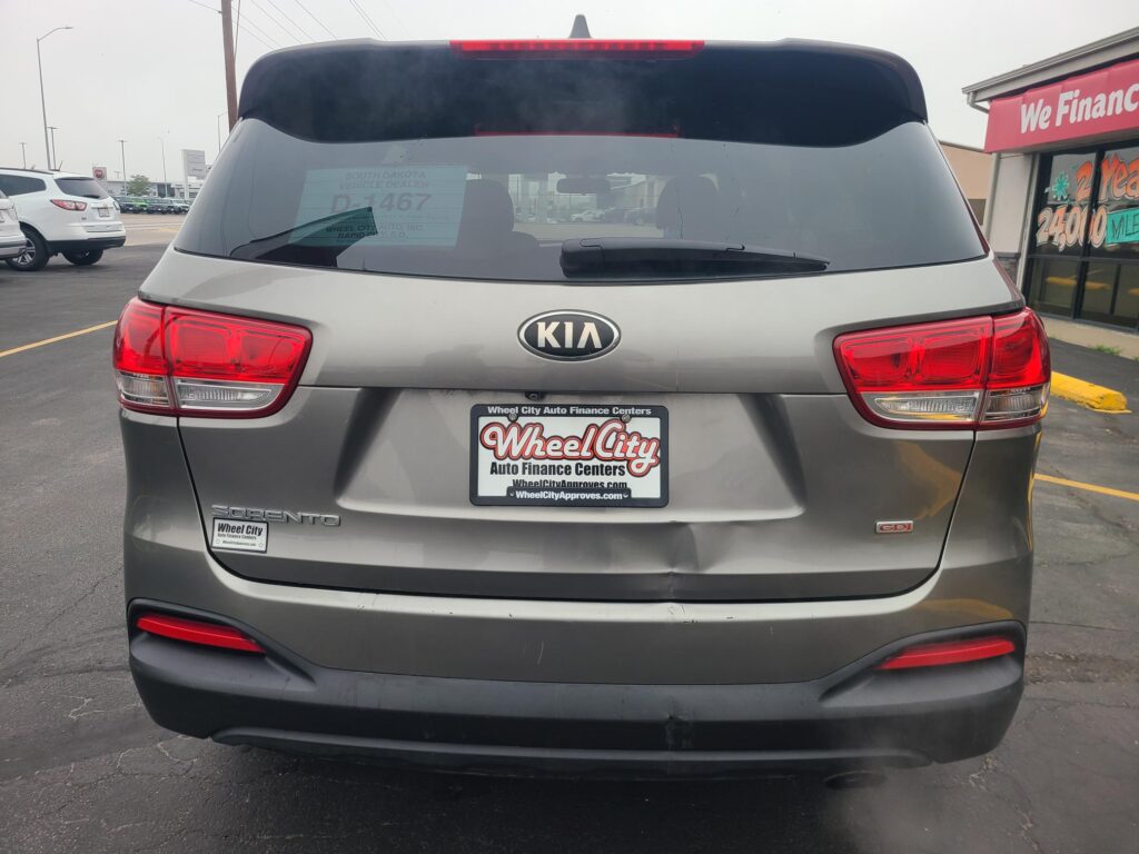 2018 KIA SORENTO LX; L