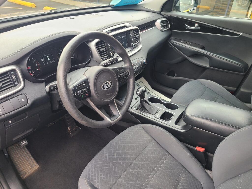 2018 KIA SORENTO LX; L