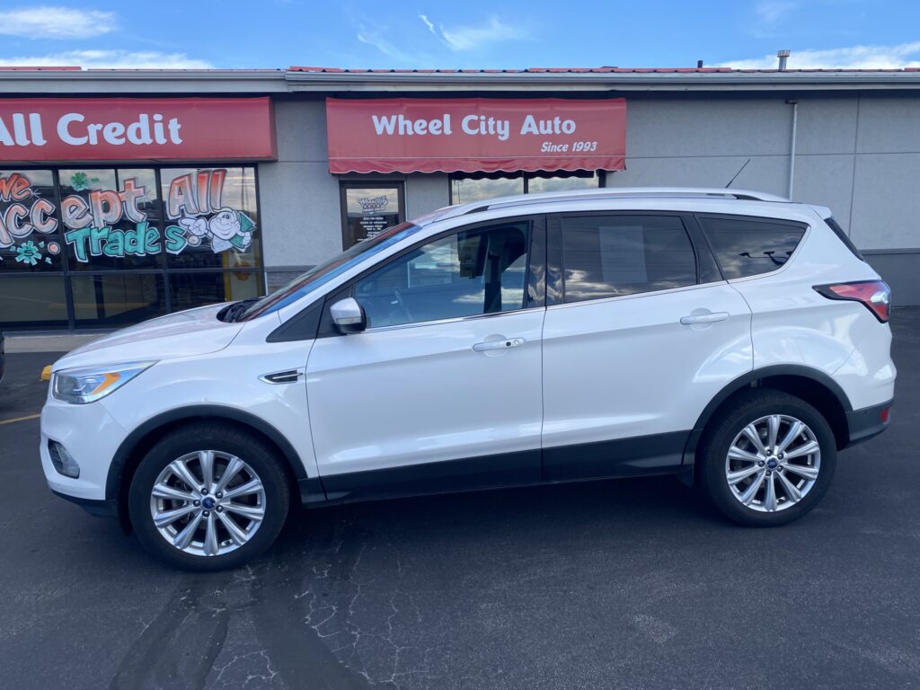 2017 Ford ESCAPE TITANIUM