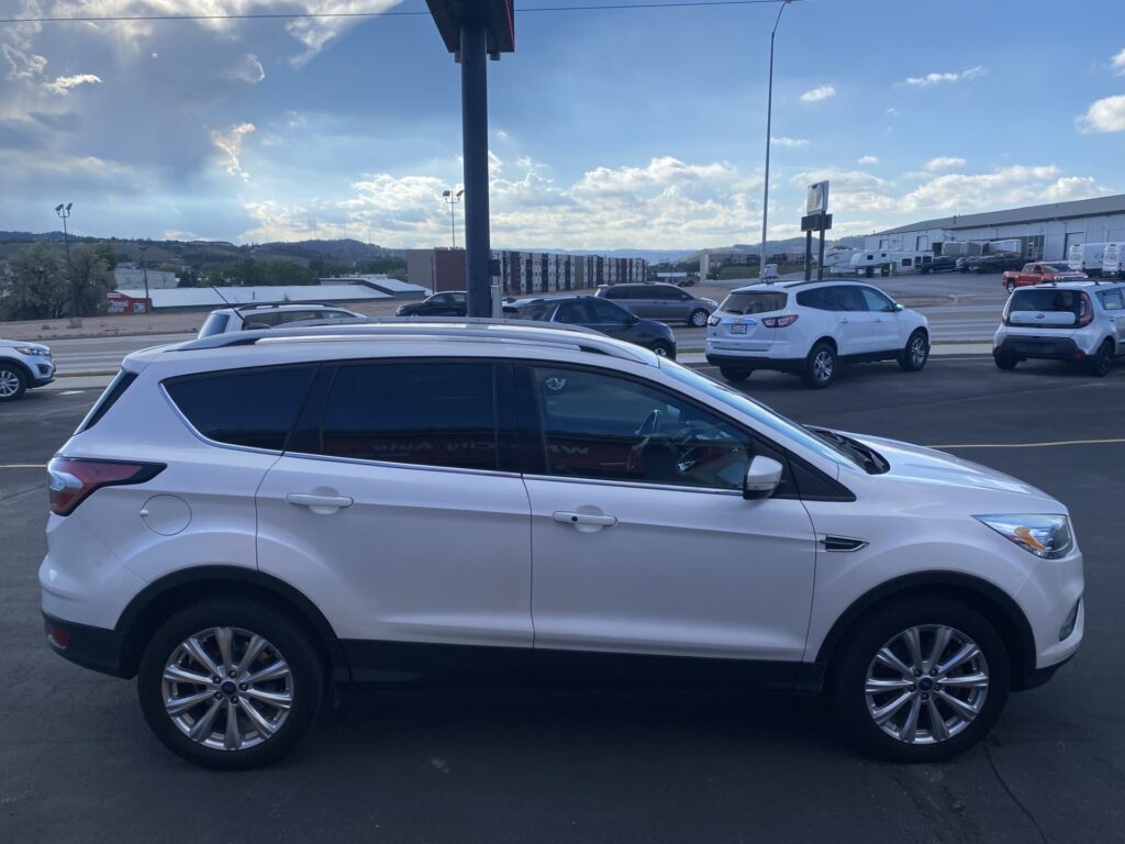 2017 Ford ESCAPE TITANIUM