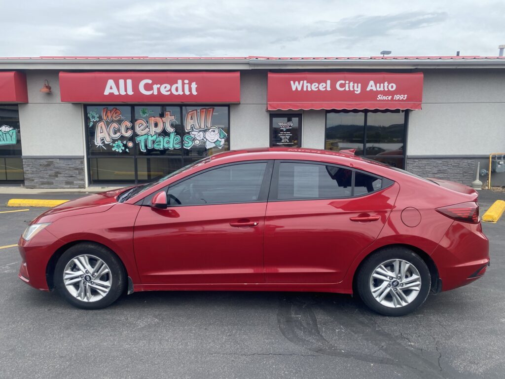 2019 Hyundai ELANTRA LIMITED; SEL