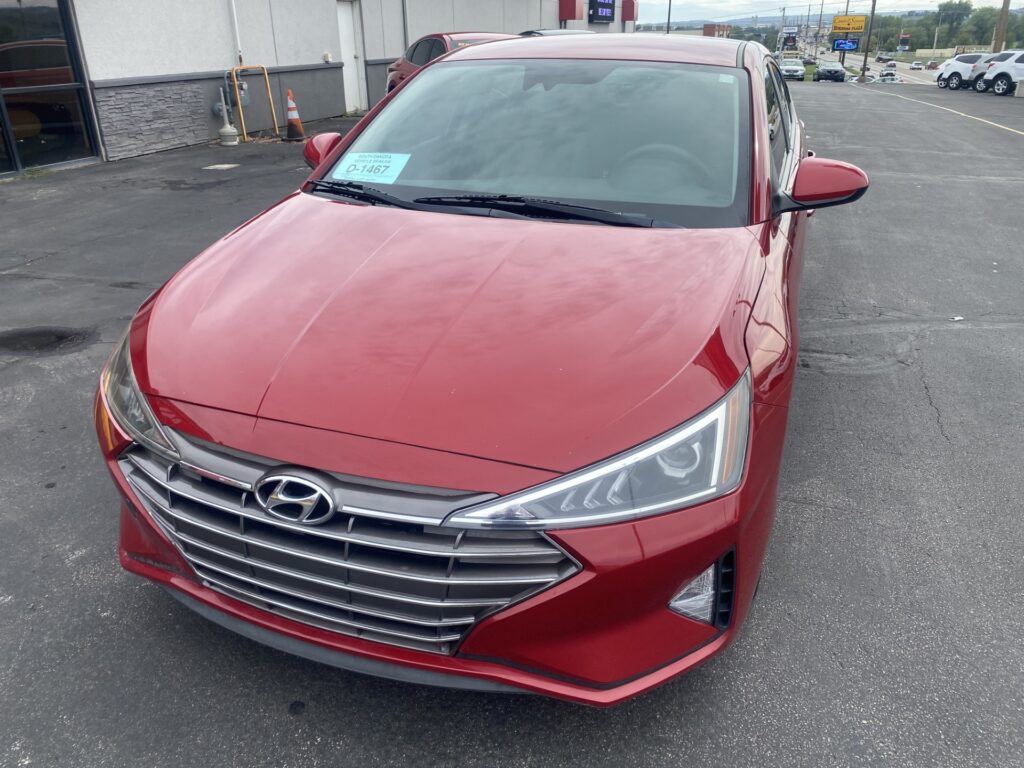 2019 Hyundai ELANTRA LIMITED; SEL