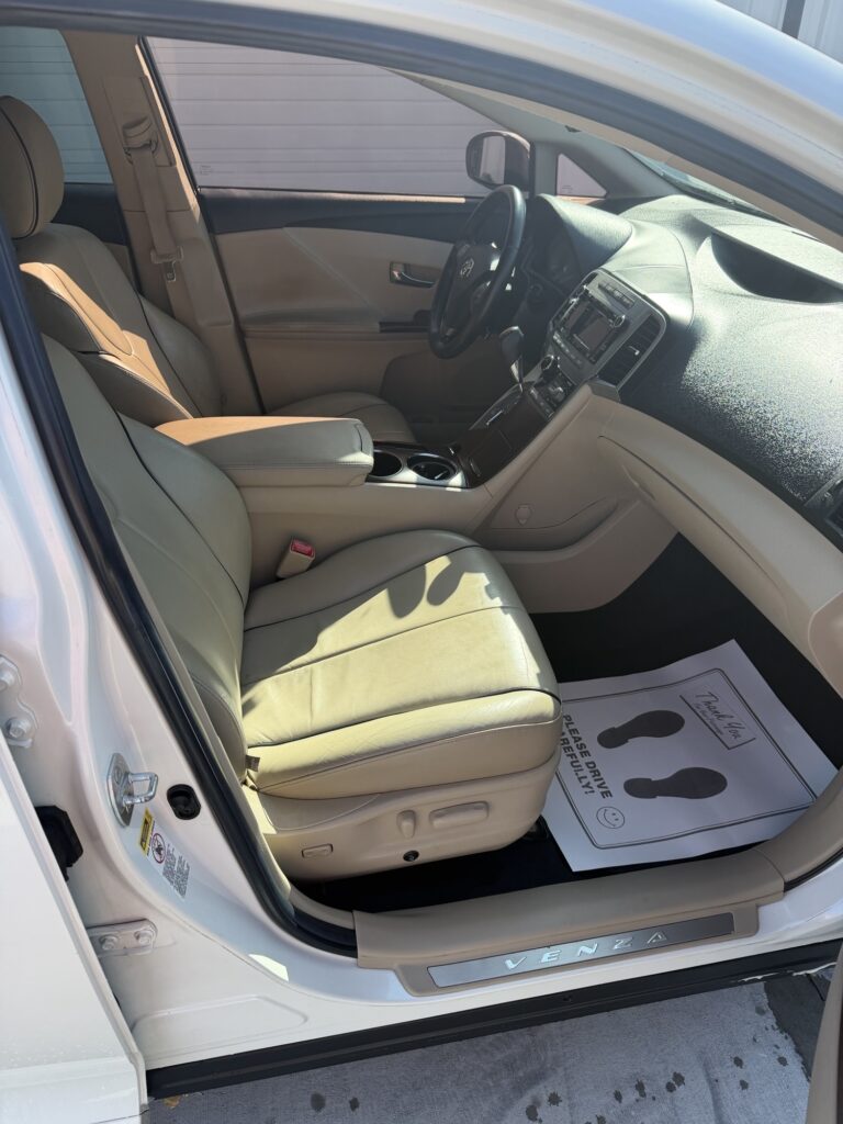 2011 Toyota VENZA BASE