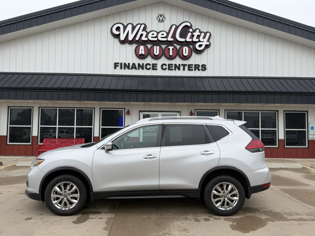 2017 Nissan ROGUE S; SL; SV