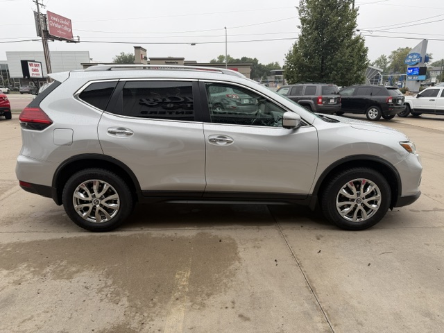 2017 Nissan ROGUE S; SL; SV