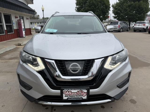 2017 Nissan ROGUE S; SL; SV