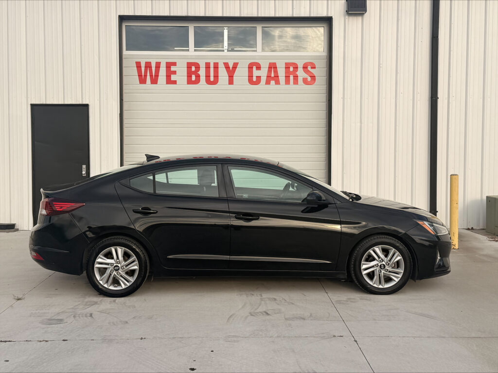 2020 Hyundai ELANTRA LIMITED; SEL