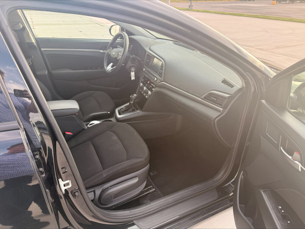 2020 Hyundai ELANTRA LIMITED; SEL
