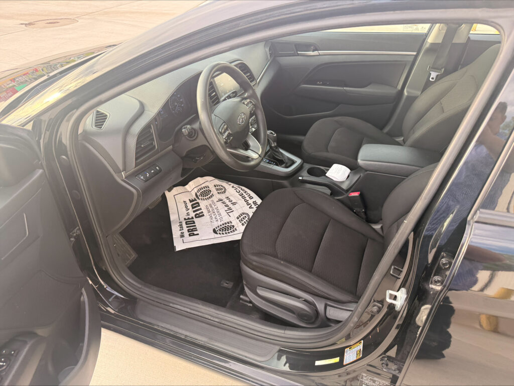 2020 Hyundai ELANTRA LIMITED; SEL