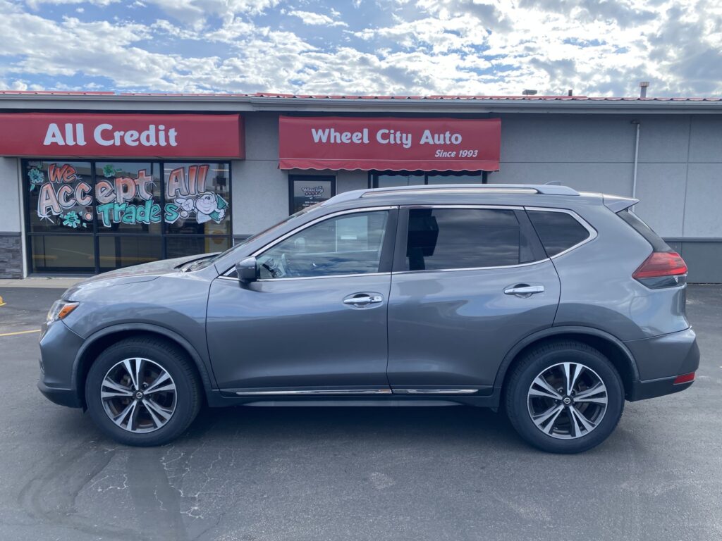 2018 Nissan ROGUE S; SL; SV