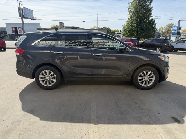 2018 KIA SORENTO LX; L