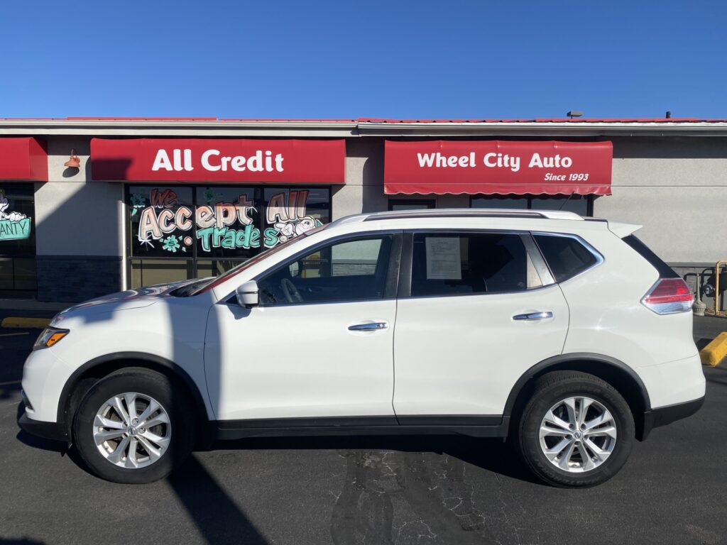2016 Nissan ROGUE S; SL; SV