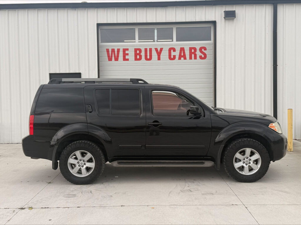 2012 Nissan PATHFINDER S; LE; SV